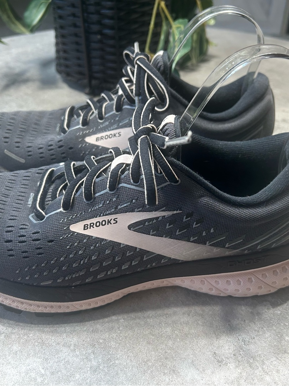 Brooks Ghost 13 Women’s 8.5 B Running Shoes — Charcoal Gray with Light Pink - Picture 4 of 14